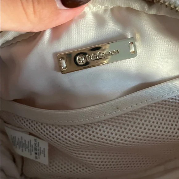 Lululemon Beige Sherpa Belt Bag - Picture 5 of 7